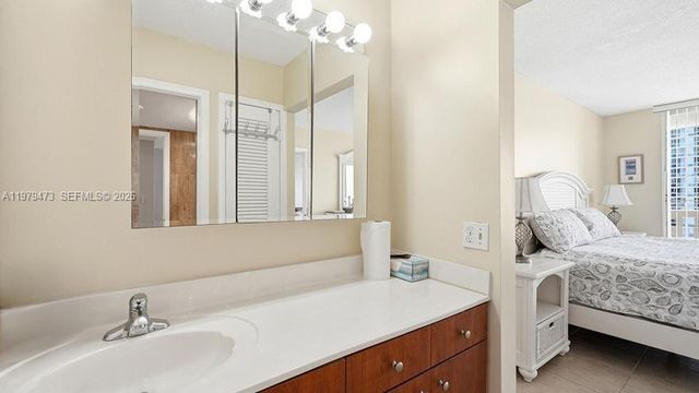 1825 S Ocean Dr 811, Hallandale Beach, FL 33009