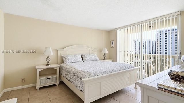 1825 S Ocean Dr 811, Hallandale Beach, FL 33009