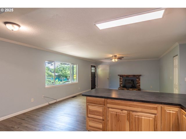 420 Nw ELIZABETH Ave, Winston, OR 97496