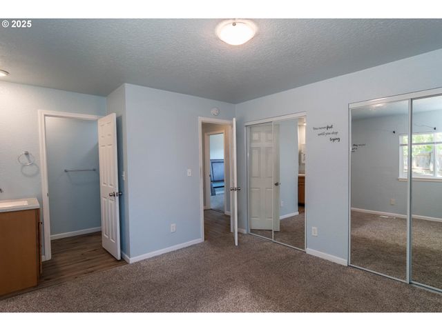 420 Nw ELIZABETH Ave, Winston, OR 97496