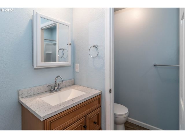 420 Nw ELIZABETH Ave, Winston, OR 97496