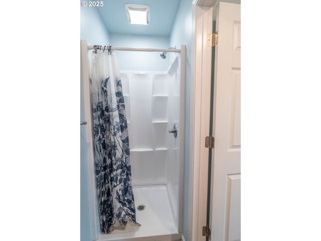 420 Nw ELIZABETH Ave, Winston, OR 97496