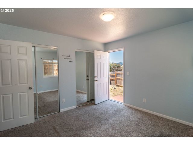 420 Nw ELIZABETH Ave, Winston, OR 97496