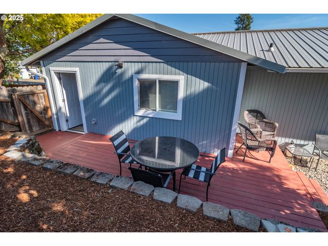 420 Nw ELIZABETH Ave, Winston, OR 97496