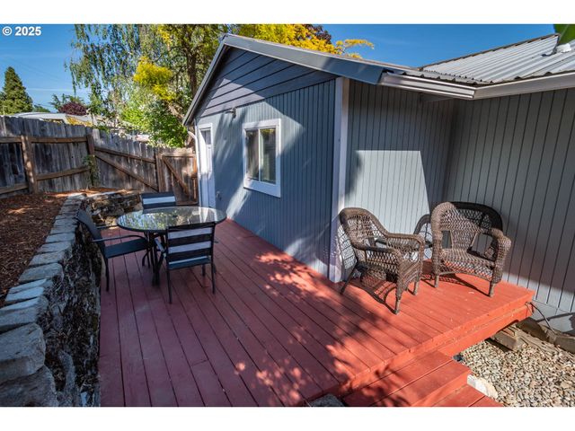 420 Nw ELIZABETH Ave, Winston, OR 97496
