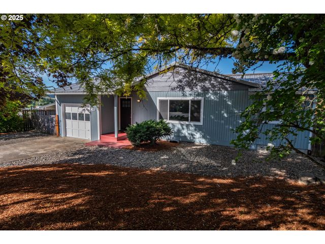 420 Nw ELIZABETH Ave, Winston, OR 97496