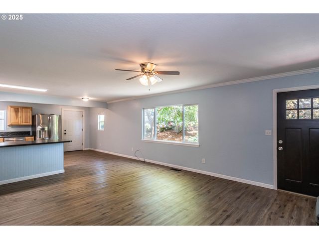 420 Nw ELIZABETH Ave, Winston, OR 97496