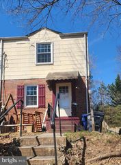 5822 BISCAYNE DR, Alexandria, VA 22303