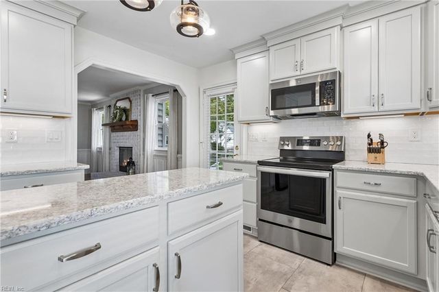 813 Beckley LN, Chesapeake, VA 23322