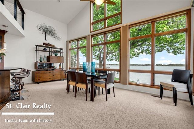 560 N Riverside Avenue, Saint Clair, MI 48079