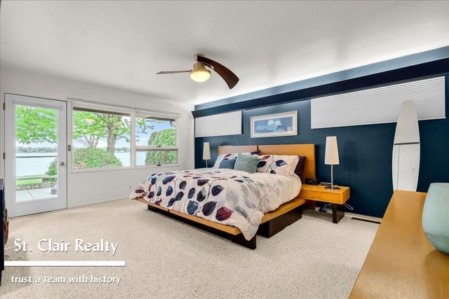560 N Riverside Avenue, Saint Clair, MI 48079