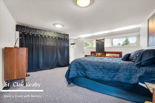 560 N Riverside Avenue, Saint Clair, MI 48079