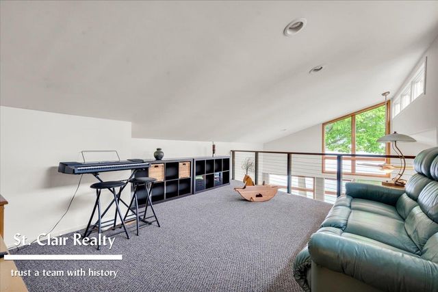 560 N Riverside Avenue, Saint Clair, MI 48079
