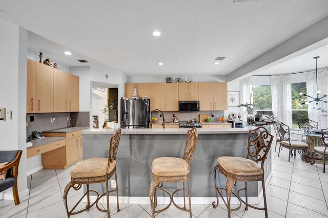 18623 SW 7th Street, Pembroke Pines, FL 33029