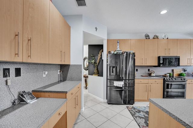 18623 SW 7th Street, Pembroke Pines, FL 33029