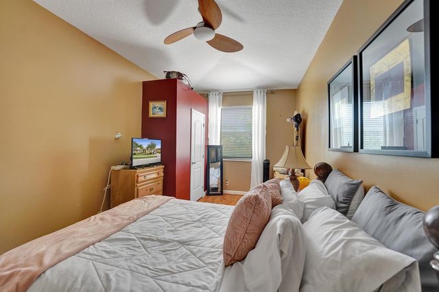 18623 SW 7th Street, Pembroke Pines, FL 33029