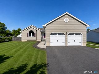 11 Avondale Lane, Middletown, CT 06457