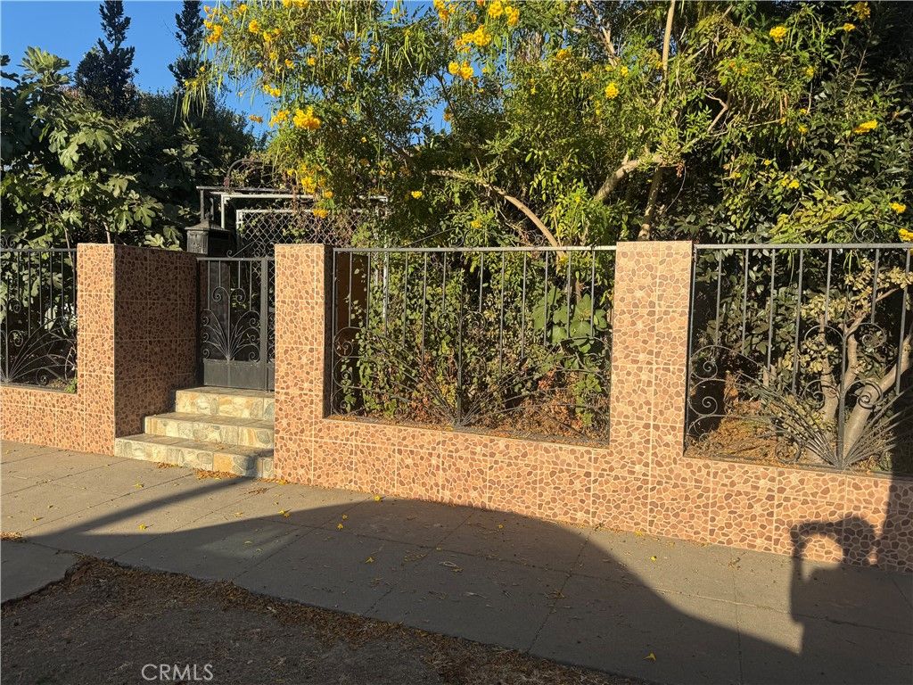 905 S Ross, Santa Ana, CA 92701 — exterior
