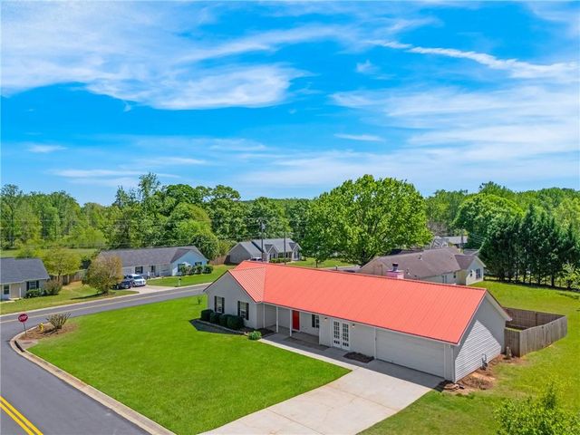 388 Royal Court, Jackson, GA 30233