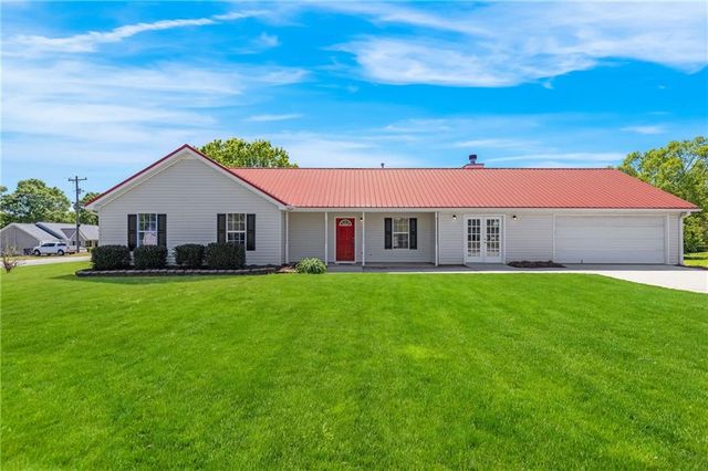 388 Royal Court, Jackson, GA 30233