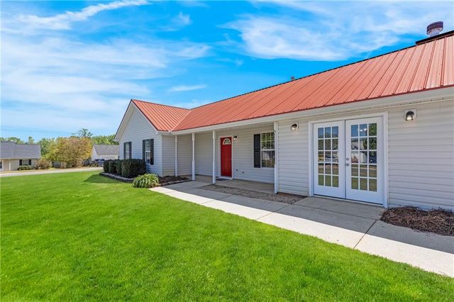 388 Royal Court, Jackson, GA 30233