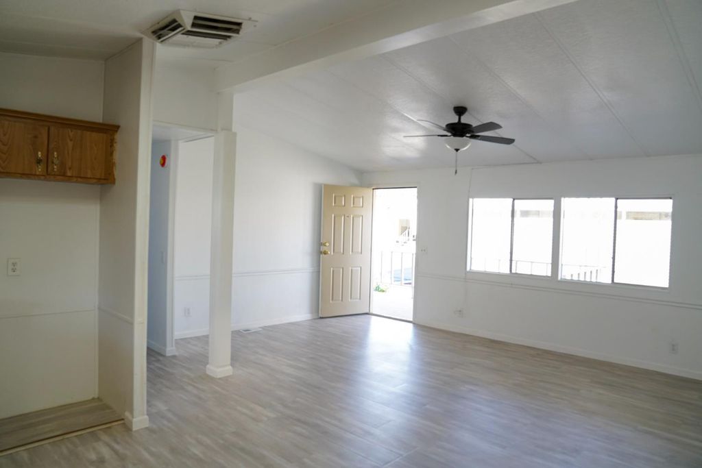 Image 10 of property listing at 1551 6th Avenue Drive # 161, Kingsburg, CA 93631