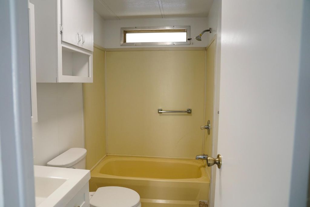 Image 11 of property listing at 1551 6th Avenue Drive # 161, Kingsburg, CA 93631