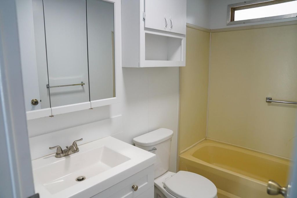 Image 12 of property listing at 1551 6th Avenue Drive # 161, Kingsburg, CA 93631