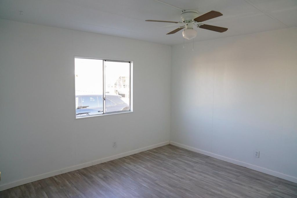 Image 14 of property listing at 1551 6th Avenue Drive # 161, Kingsburg, CA 93631