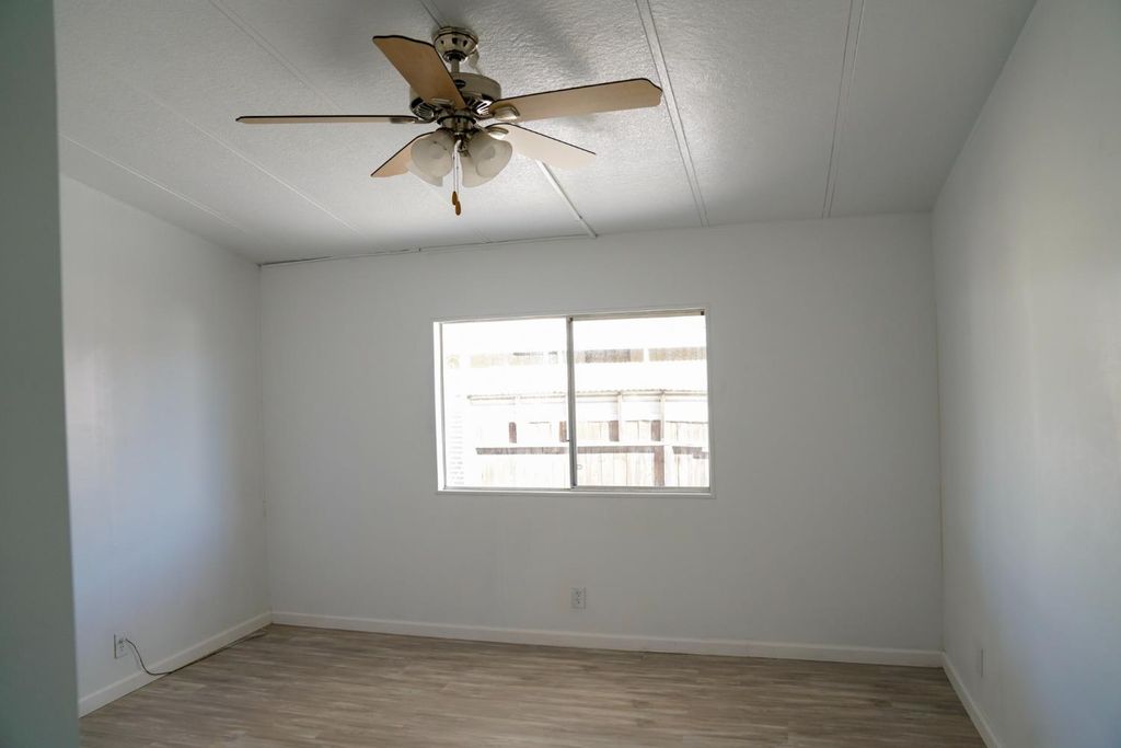 Image 23 of property listing at 1551 6th Avenue Drive # 161, Kingsburg, CA 93631