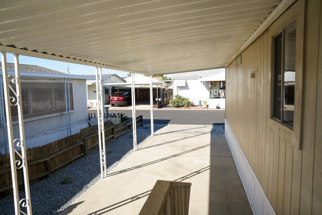 Image 27 of property listing at 1551 6th Avenue Drive # 161, Kingsburg, CA 93631