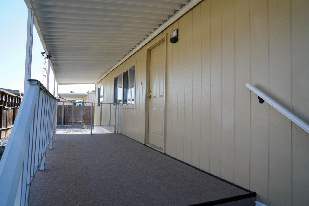 Image 3 of property listing at 1551 6th Avenue Drive # 161, Kingsburg, CA 93631