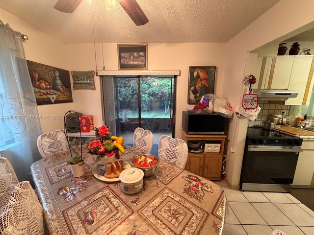 9300 SW 164th St, Palmetto Bay, FL 33157