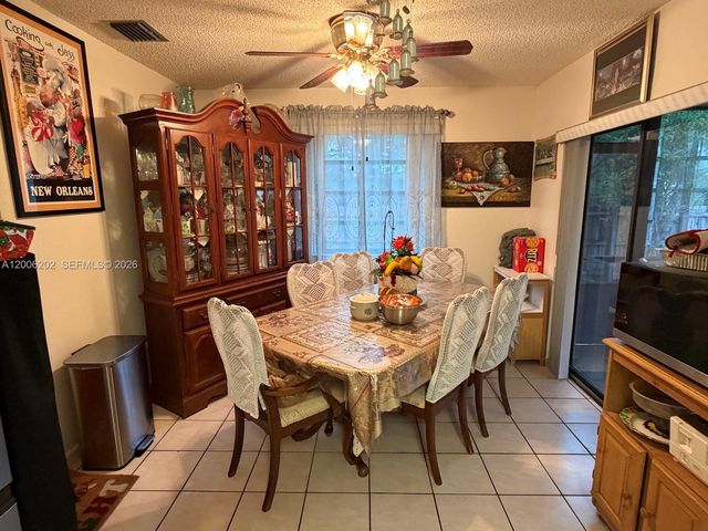 9300 SW 164th St, Palmetto Bay, FL 33157