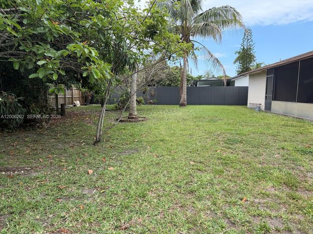 9300 SW 164th St, Palmetto Bay, FL 33157