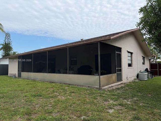 9300 SW 164th St, Palmetto Bay, FL 33157