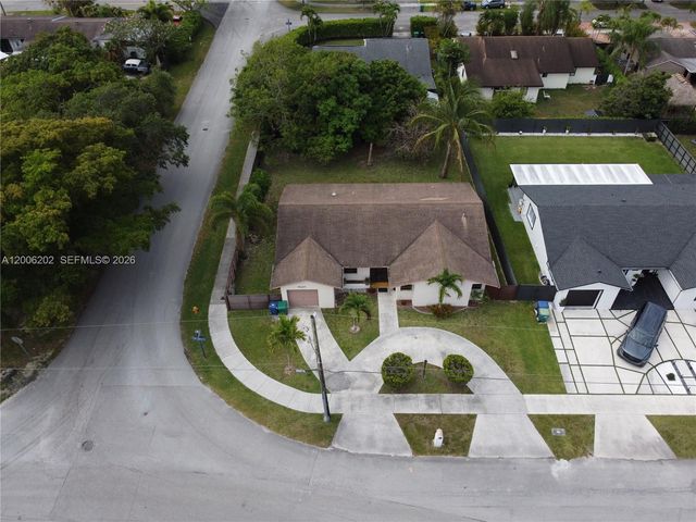 9300 SW 164th St, Palmetto Bay, FL 33157