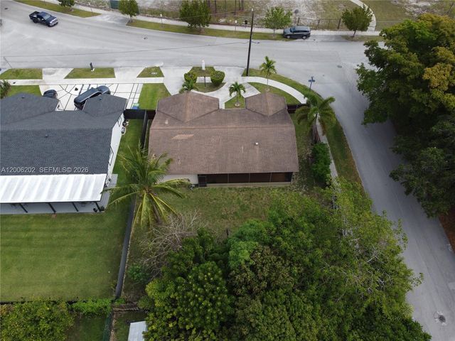 9300 SW 164th St, Palmetto Bay, FL 33157