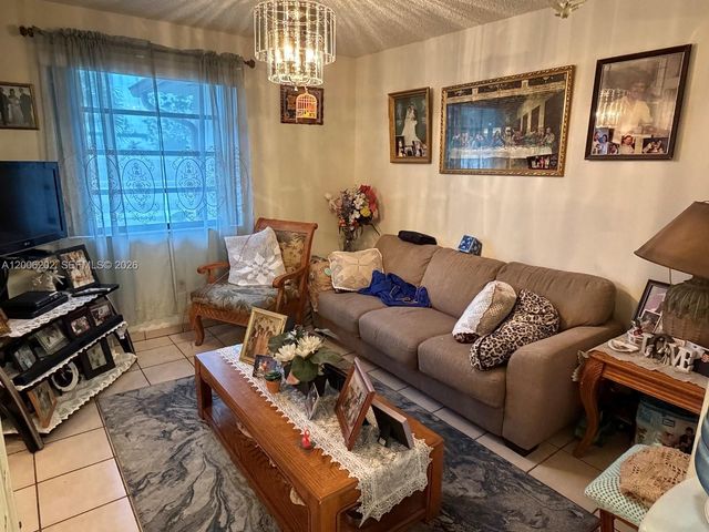 9300 SW 164th St, Palmetto Bay, FL 33157