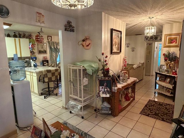 9300 SW 164th St, Palmetto Bay, FL 33157