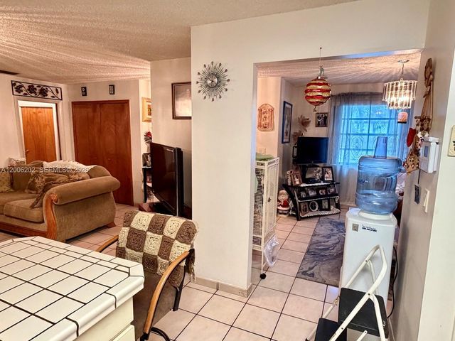 9300 SW 164th St, Palmetto Bay, FL 33157