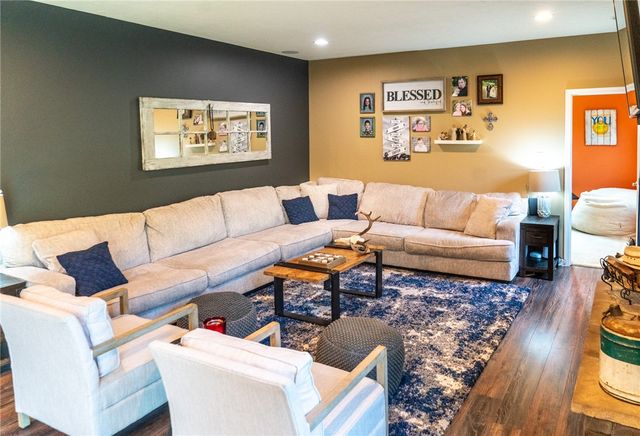 108 Vista Ct, North Fayette, PA 15071