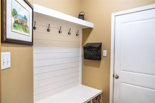 108 Vista Ct, North Fayette, PA 15071