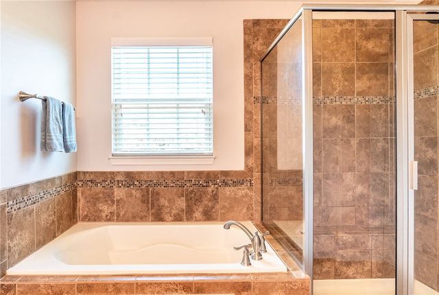 108 Vista Ct, North Fayette, PA 15071