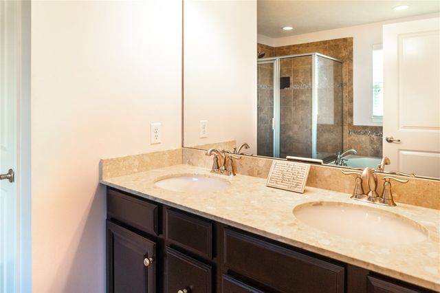 108 Vista Ct, North Fayette, PA 15071