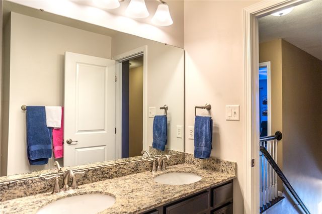 108 Vista Ct, North Fayette, PA 15071