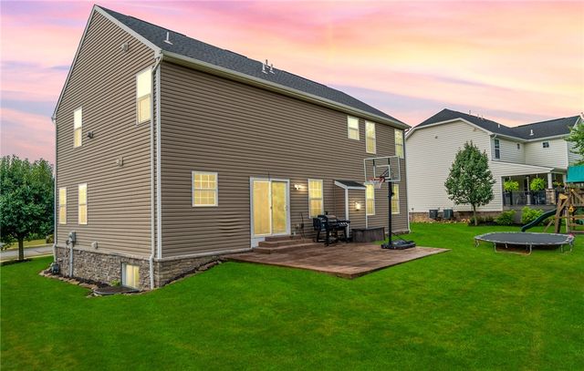 108 Vista Ct, North Fayette, PA 15071