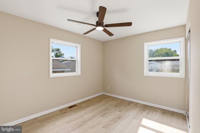 60 HOLDEN DR, New Castle, DE 19720