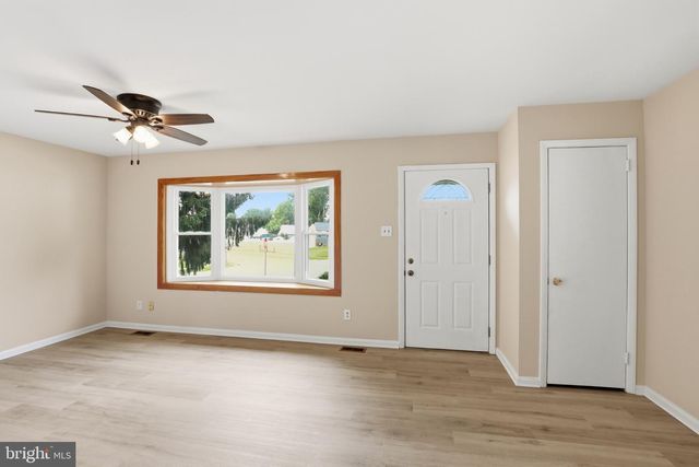 60 HOLDEN DR, New Castle, DE 19720