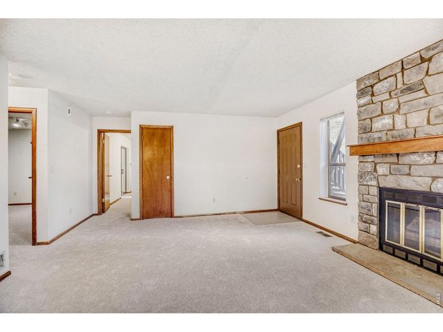 6201 Willow Ln, Boulder, CO 80301